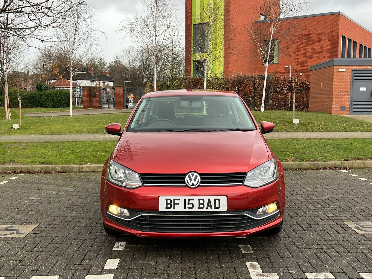 Used Volkswagen Polo 2015 for sale - 76706119: Photo 2