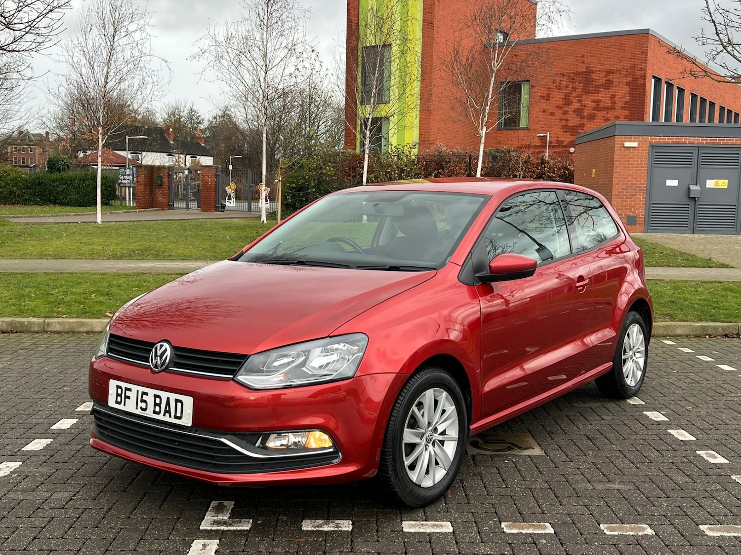 Used Volkswagen Polo 2015 for sale - 76706119: Photo 3
