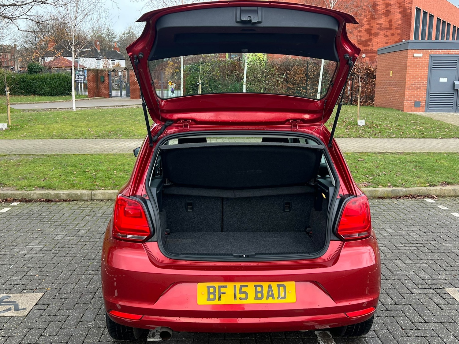 Used Volkswagen Polo 2015 for sale - 76706119: Photo 9