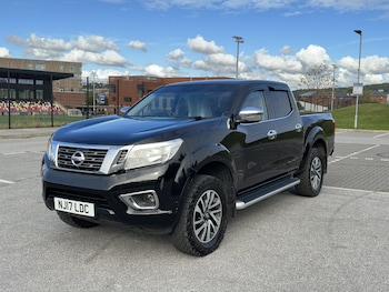 Used Nissan Navara 2017 for sale - 76102569: Photo