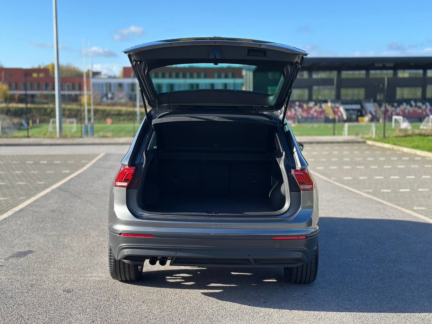Used Volkswagen Tiguan 2018 for sale - 76392051: Photo 11