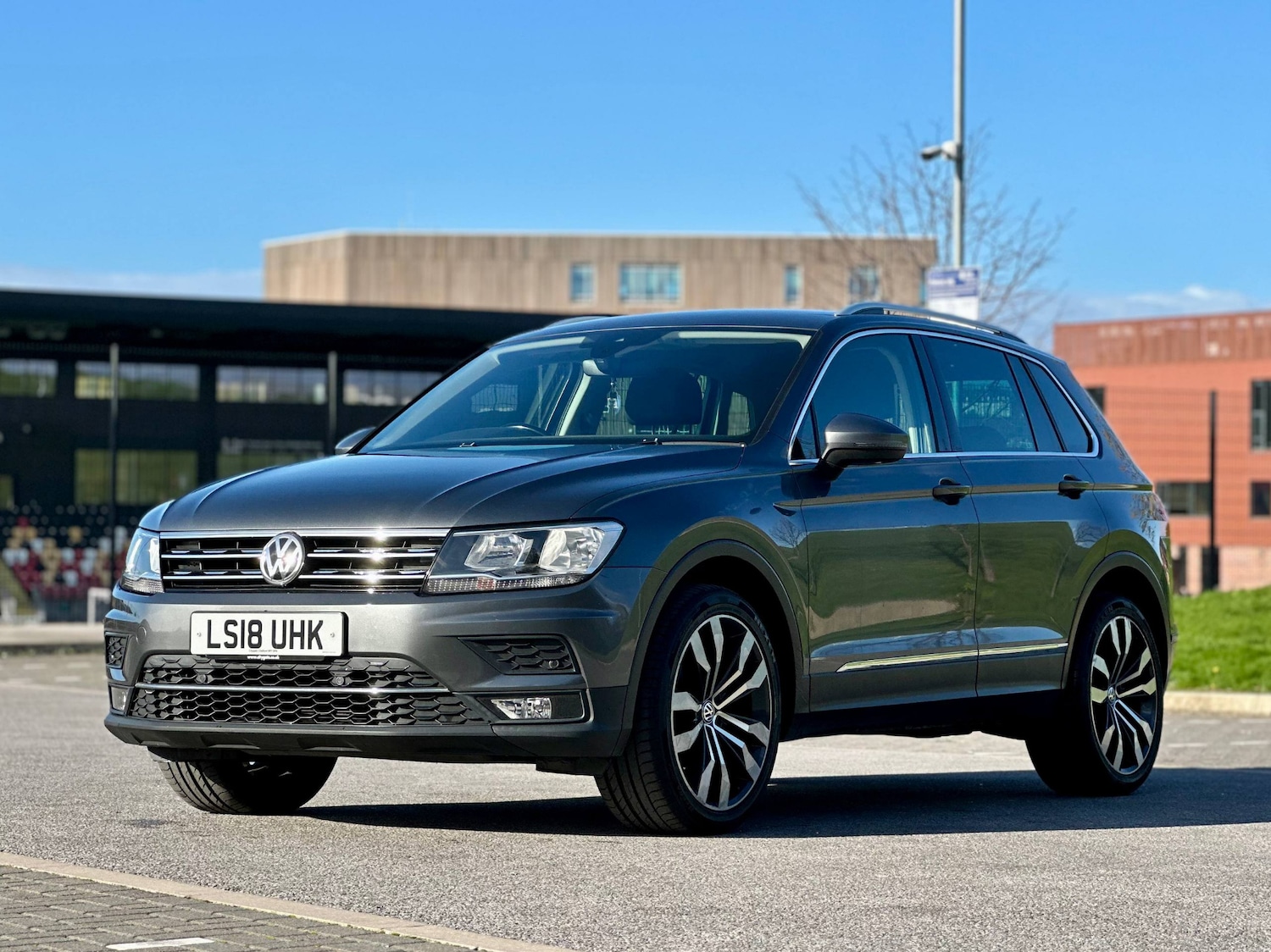 Used Volkswagen Tiguan 2018 for sale - 76392051: Photo 3