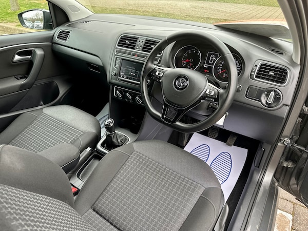 Used Volkswagen Polo 2015 for sale - 74010903: Photo 5