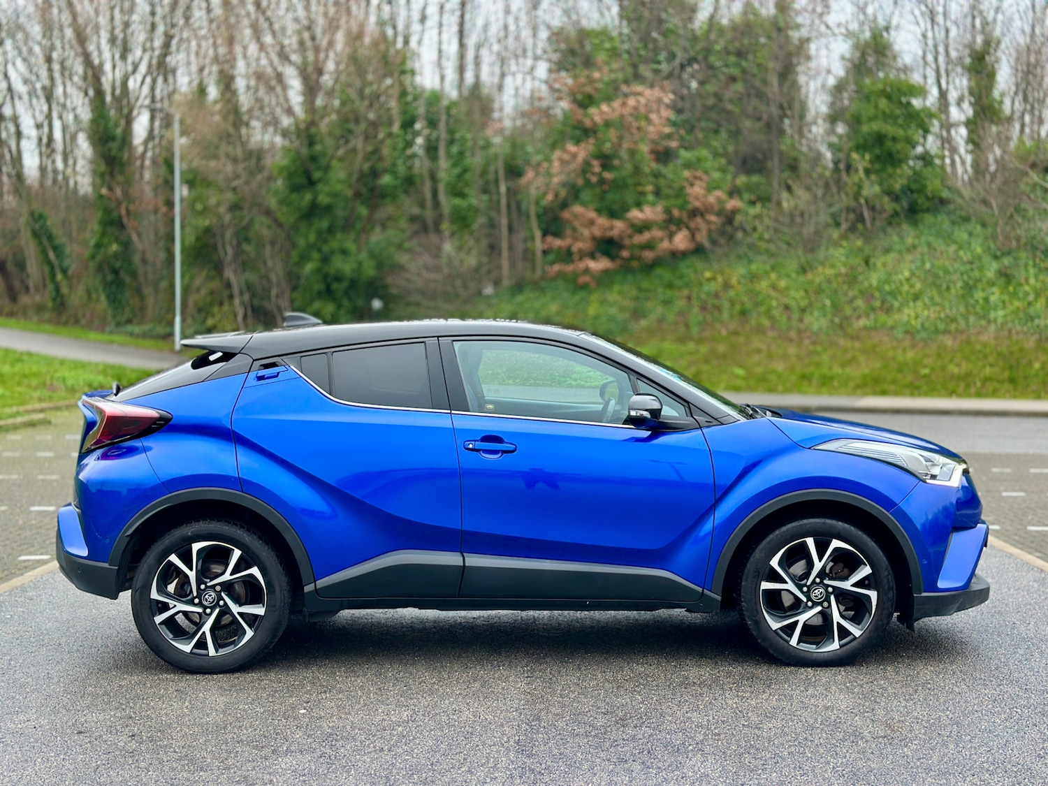 Used Toyota C-HR 2017 for sale - 77034671: Photo 4