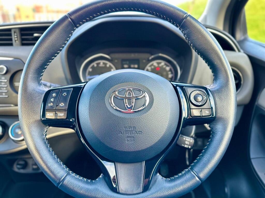 Used Toyota Yaris 2017 for sale - 76554059: Photo 17