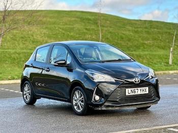 Used Toyota Yaris 2017 for sale - 76554059: Photo