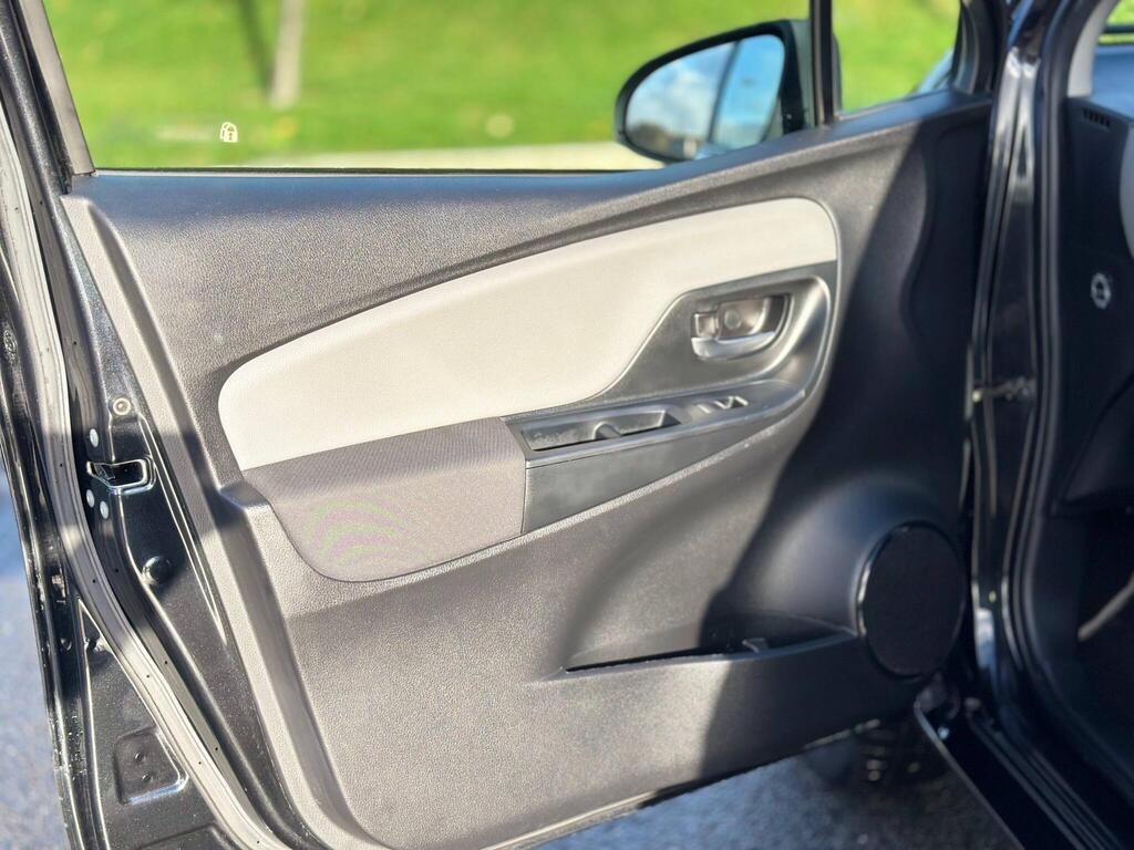 Used Toyota Yaris 2017 for sale - 76554059: Photo 23