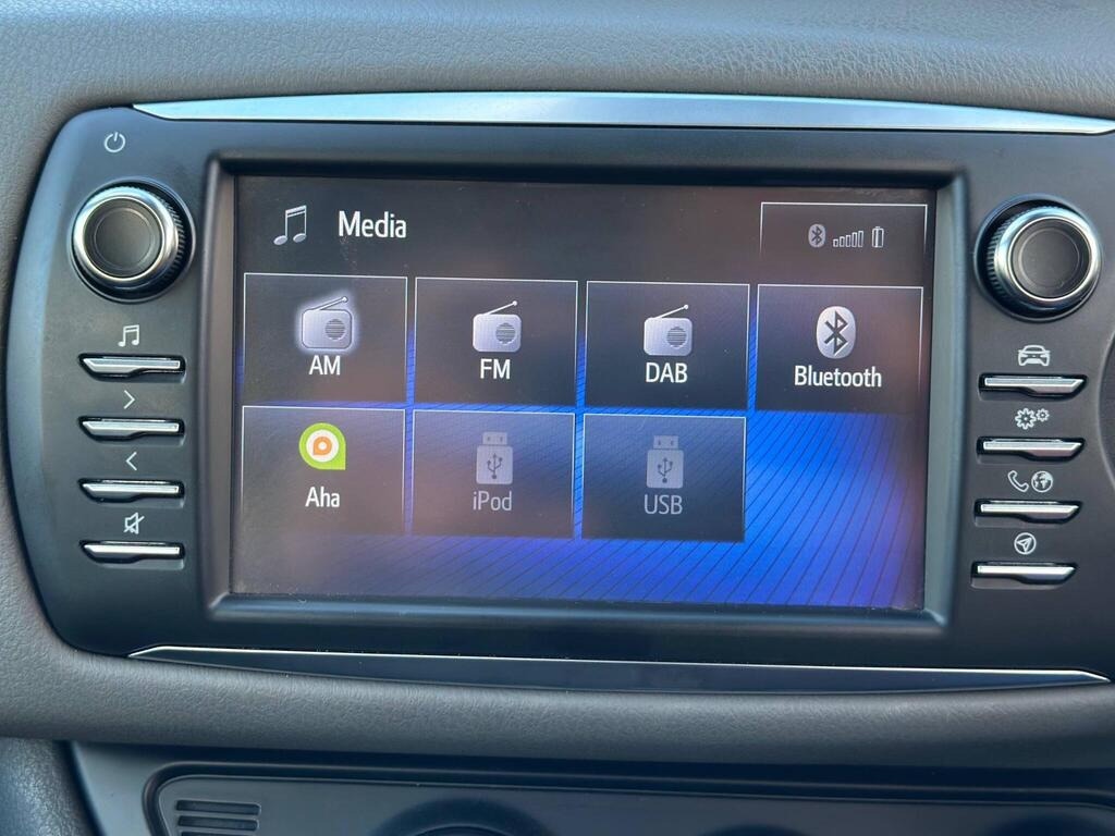 Used Toyota Yaris 2017 for sale - 76554059: Photo 34