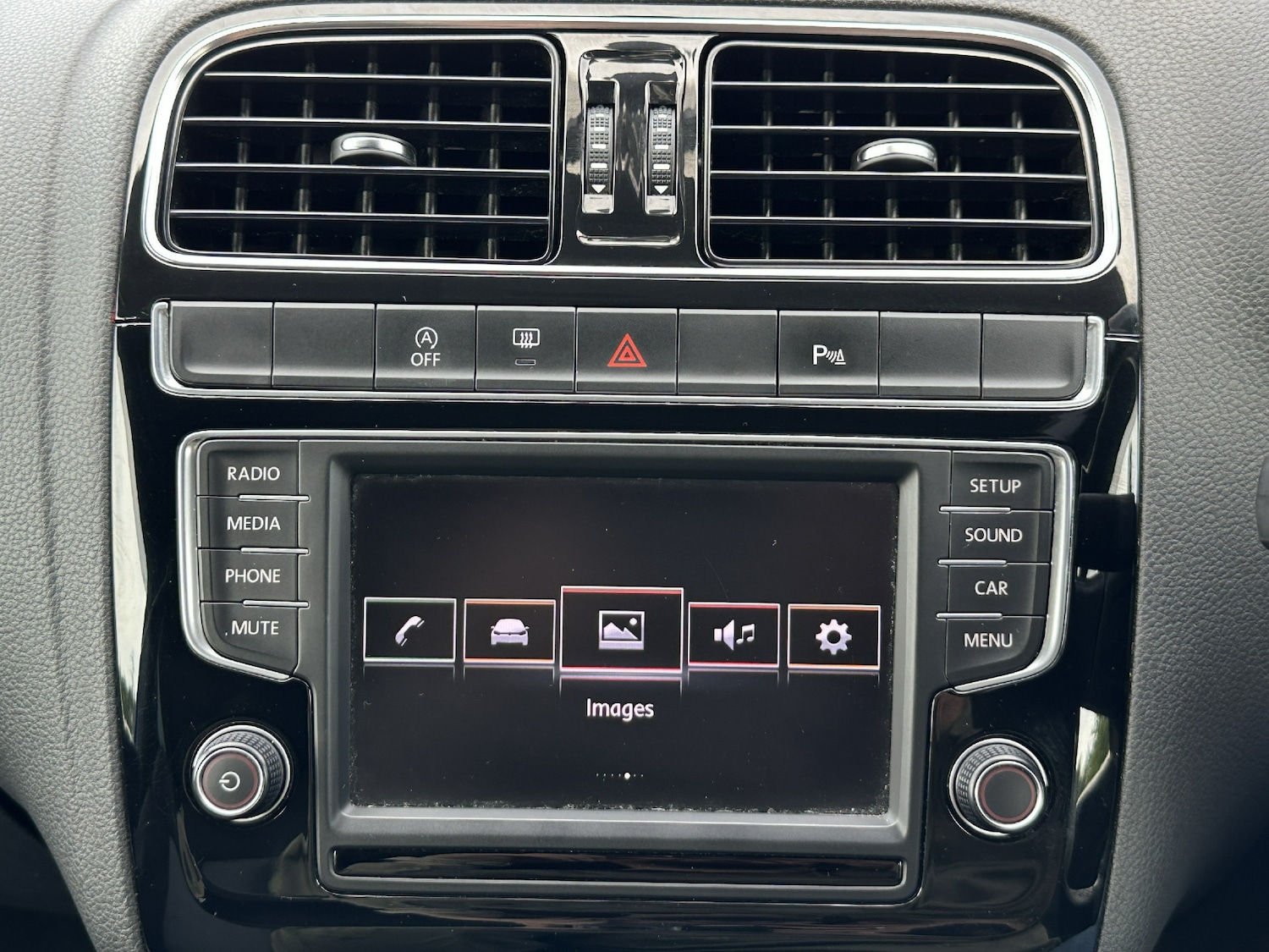 Used Volkswagen Polo 2016 for sale - 76403298: Photo 24