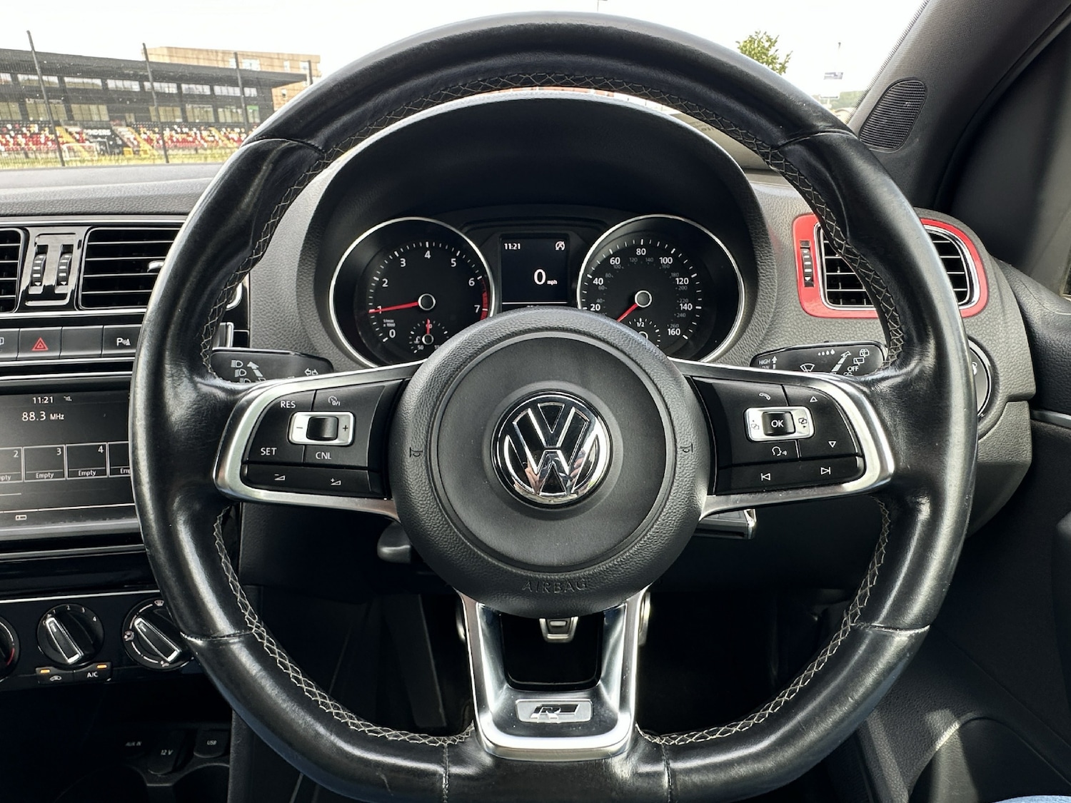 Used Volkswagen Polo 2016 for sale - 76403298: Photo 25