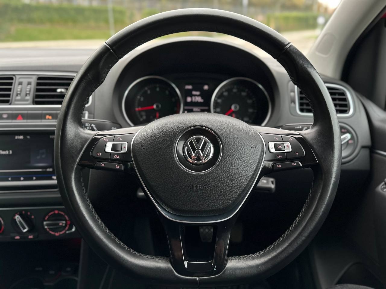 Used Volkswagen Polo 2017 for sale - 76316704: Photo 11