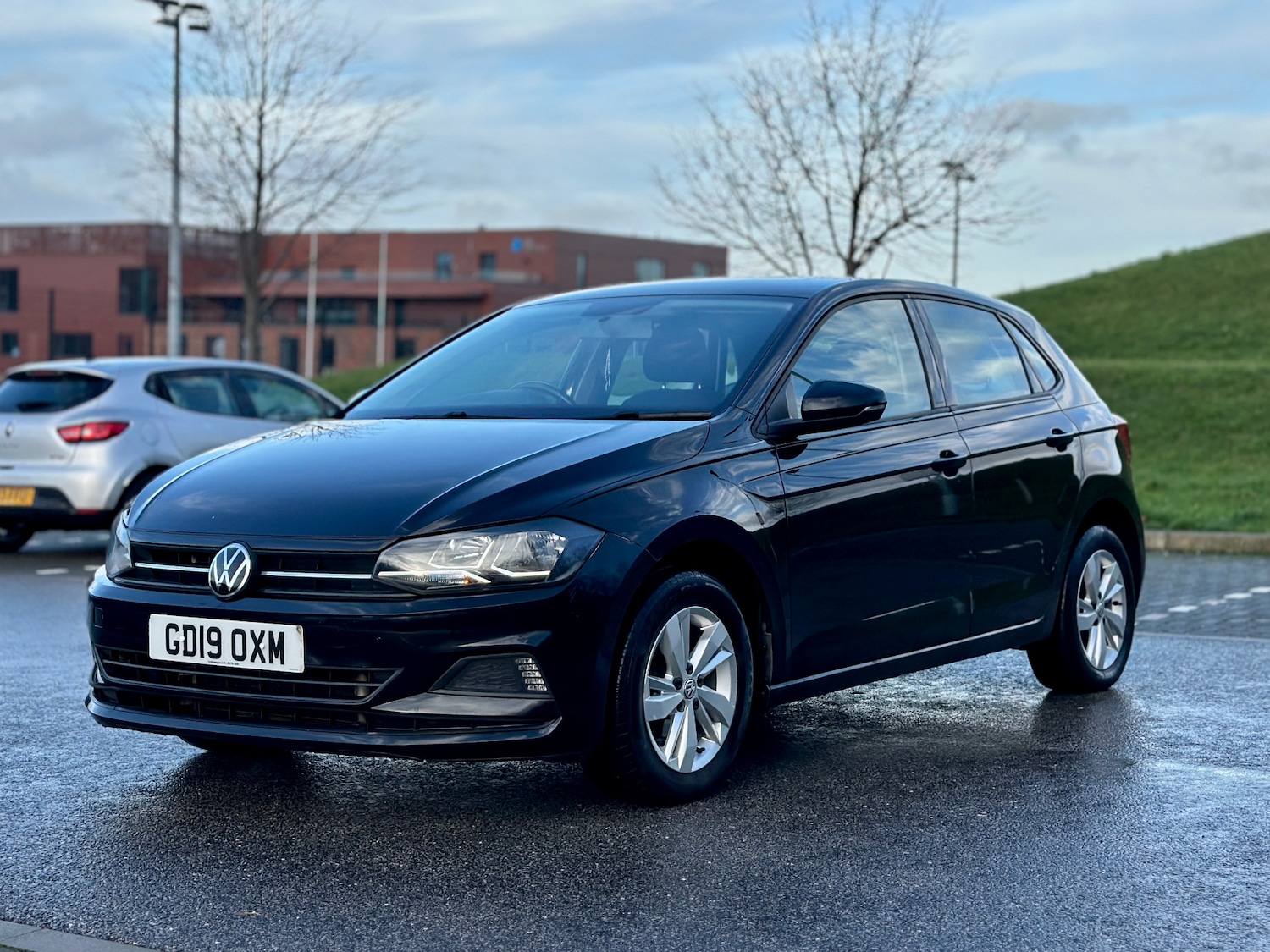 Used Volkswagen Polo 2019 for sale - 76858938: Photo 2