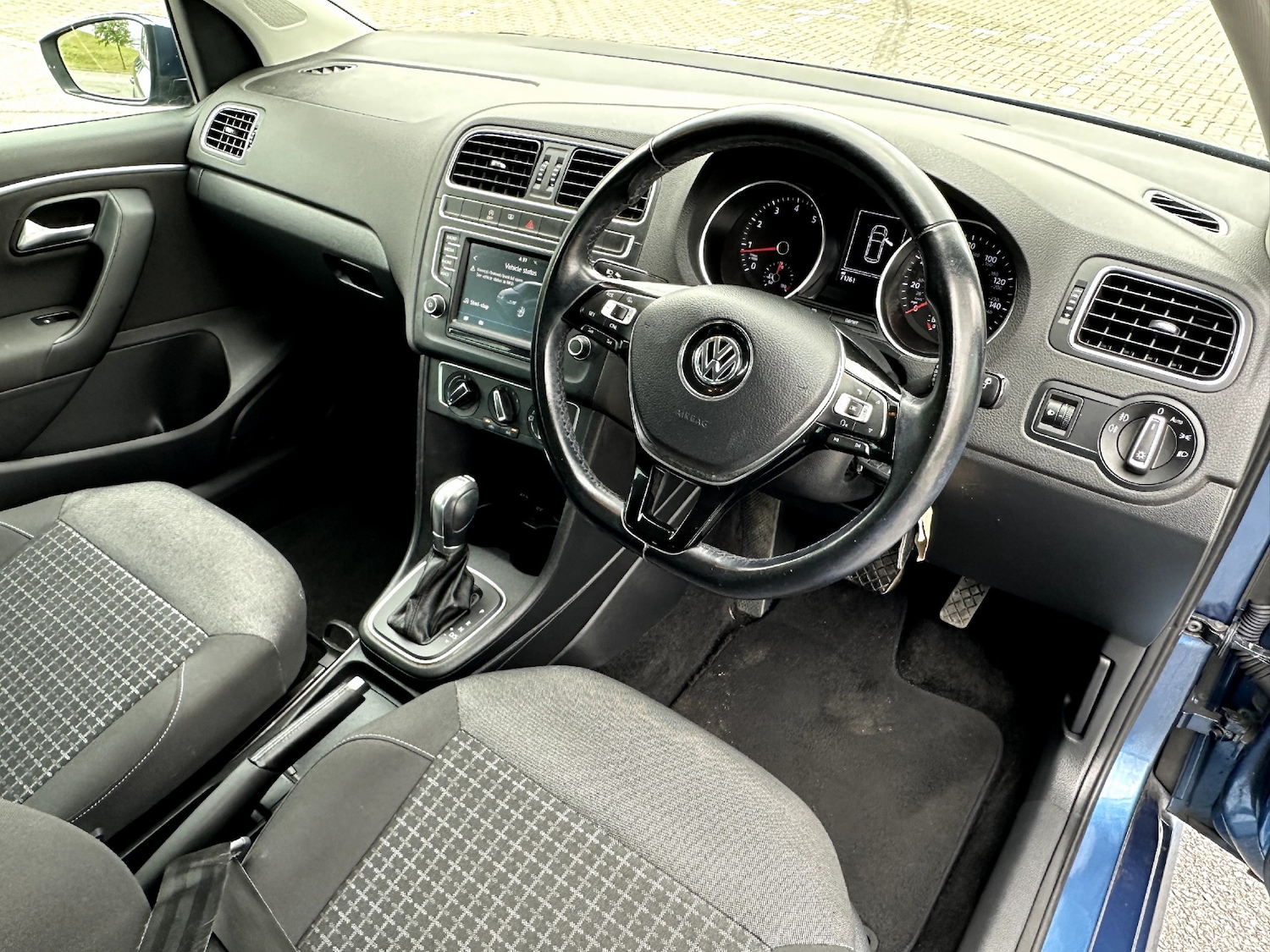 Used Volkswagen Polo 2017 for sale - 76681829: Photo 11