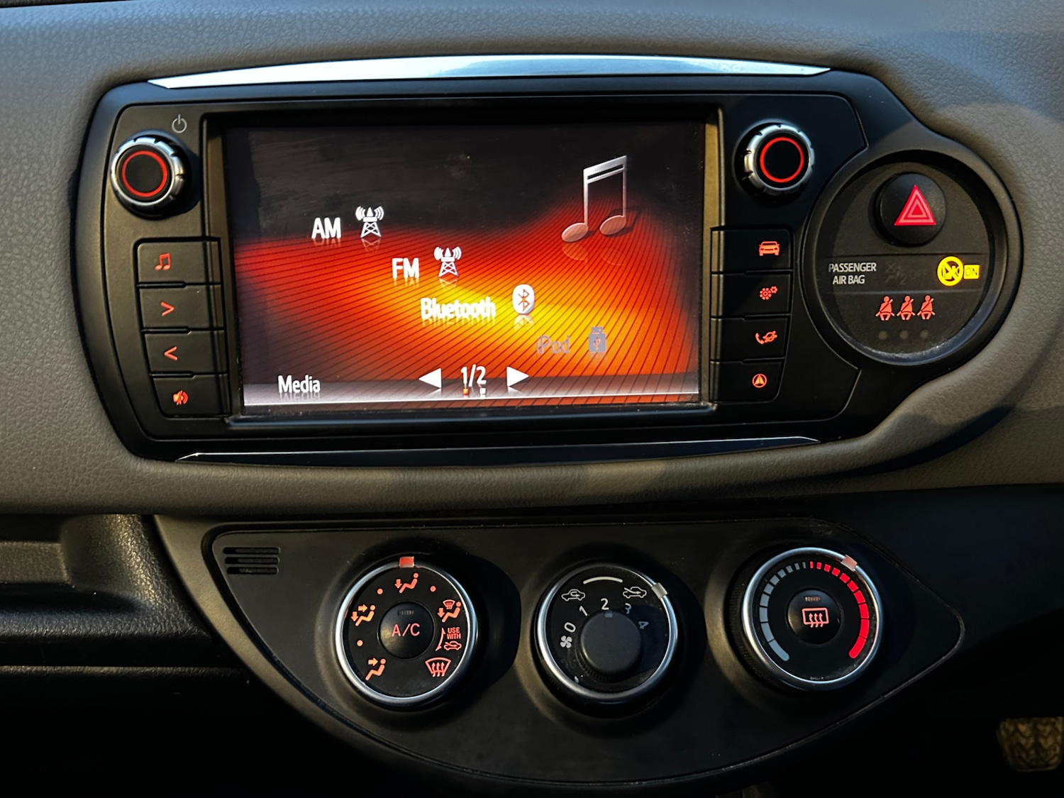 Used Toyota Yaris 2015 for sale - 77034519: Photo 17