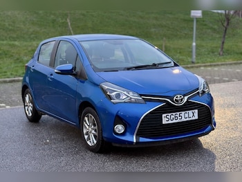 Used Toyota Yaris 2015 for sale - 77034519: Photo