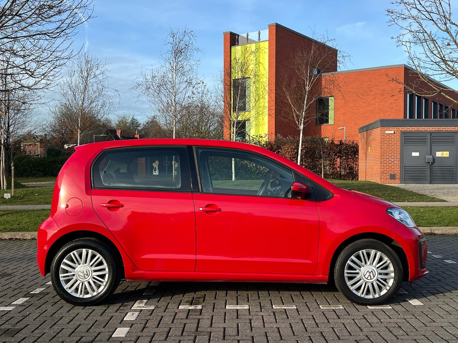 Used Volkswagen up! 2017 for sale - 76363429: Photo 4