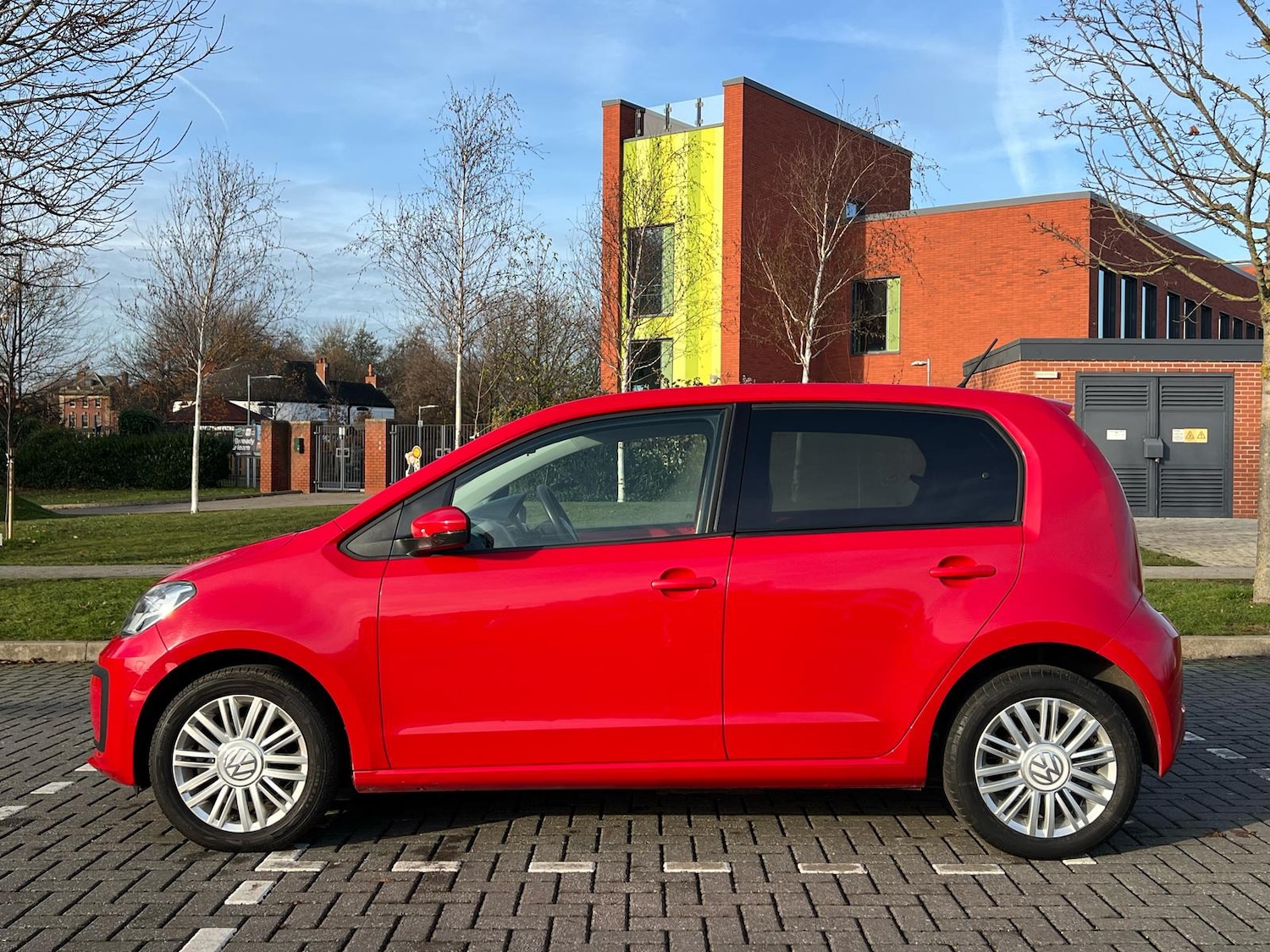 Used Volkswagen up! 2017 for sale - 76363429: Photo 5
