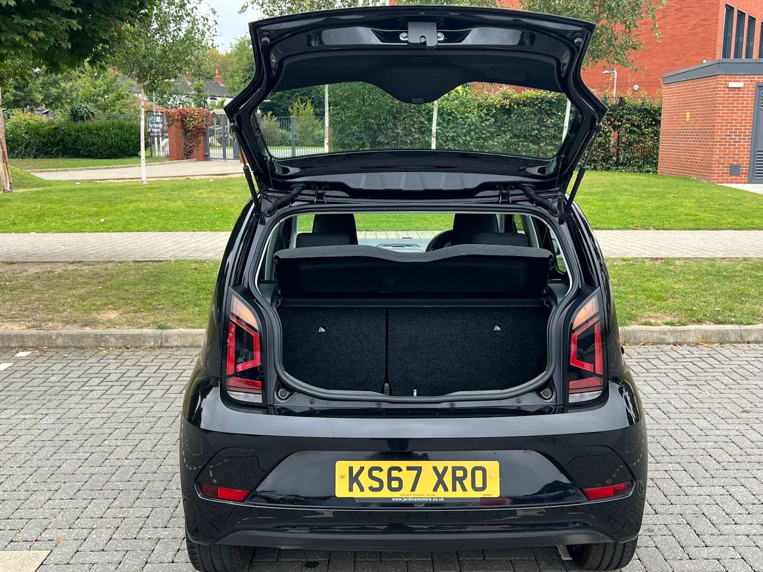 Used Volkswagen up! 2017 for sale - 76894945: Photo 10