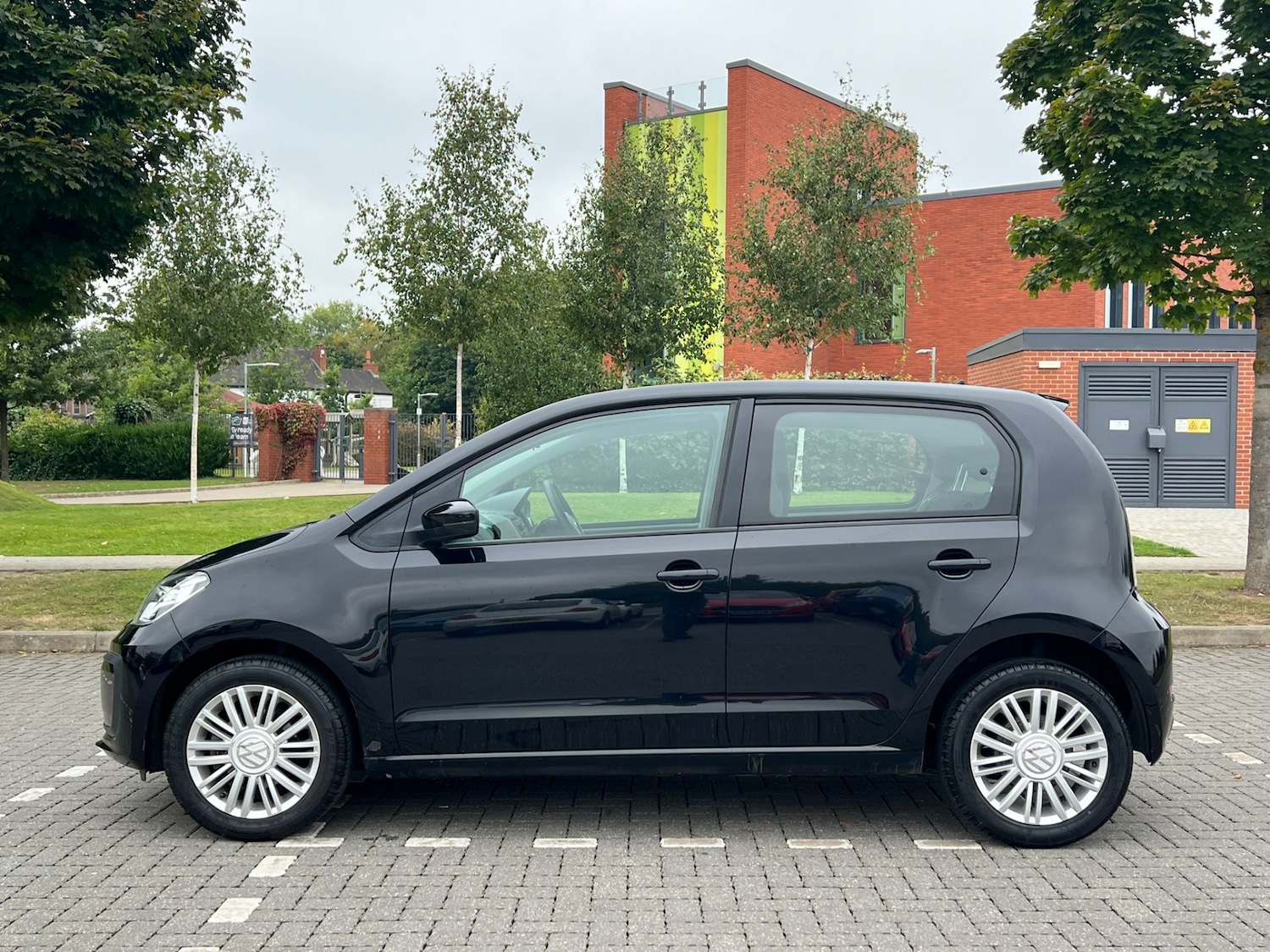Used Volkswagen up! 2017 for sale - 76894945: Photo 6