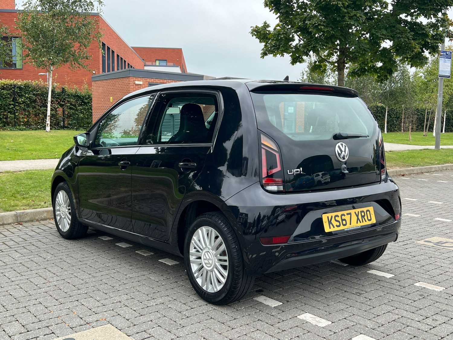 Used Volkswagen up! 2017 for sale - 76894945: Photo 7