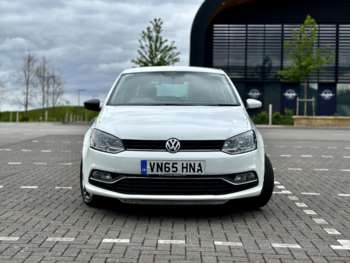 Used Volkswagen Polo 2015 for sale - 74560036: Photo