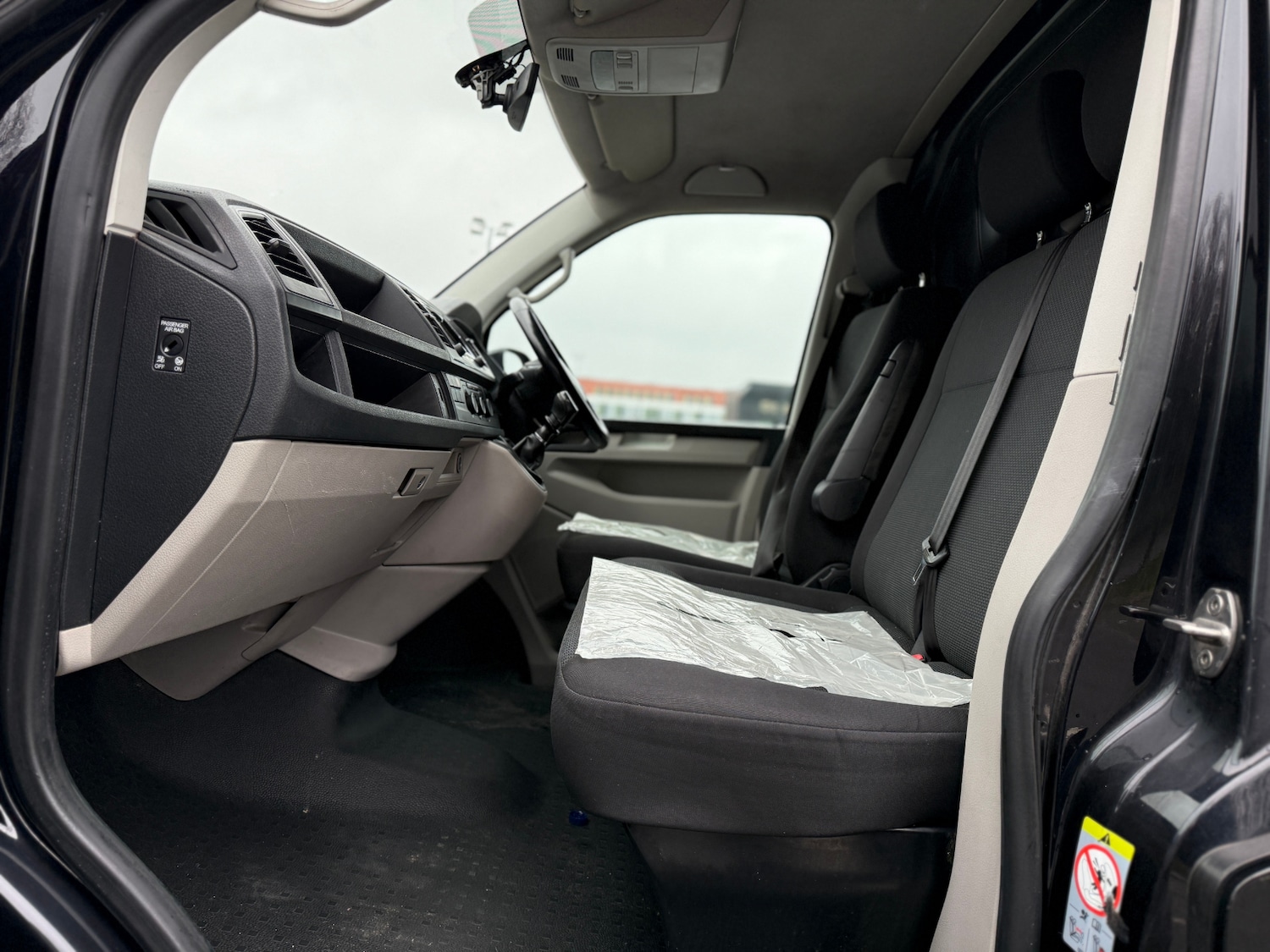 Used Volkswagen Transporter 2017 for sale - 77323912: Photo 14