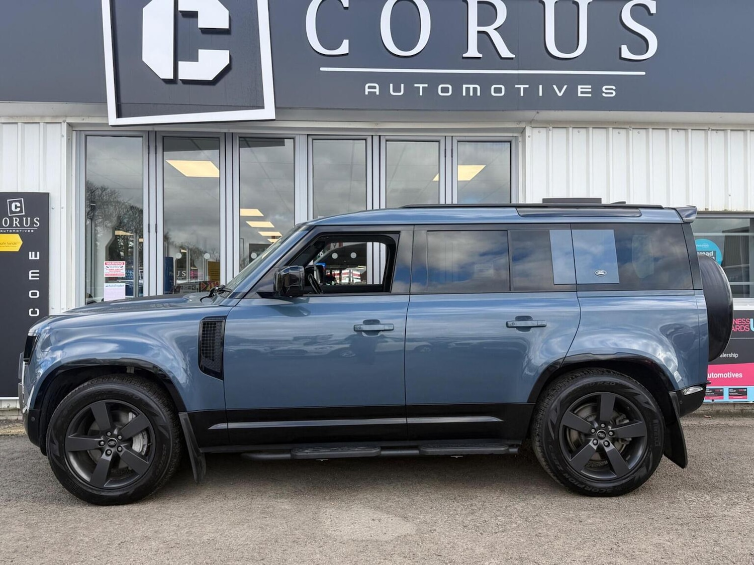 Used Land Rover Defender 110 2021 for sale - 77656211: Photo 9