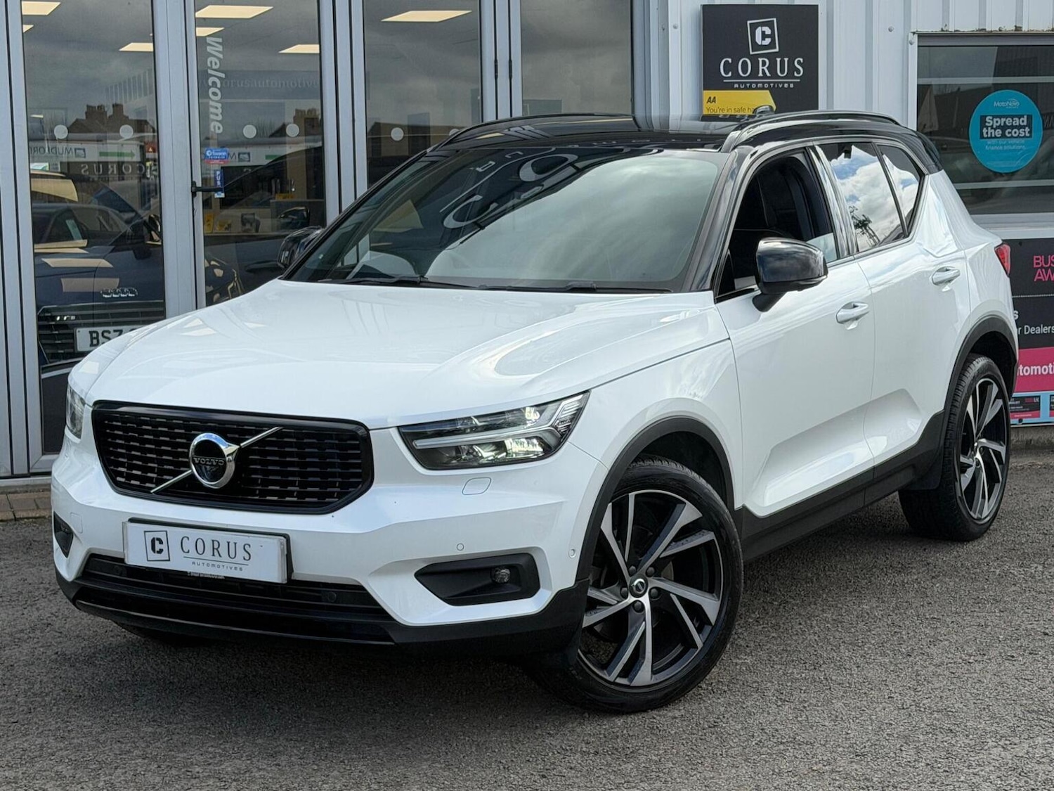 Used Volvo XC40 2018 for sale - 78070406: Photo 2