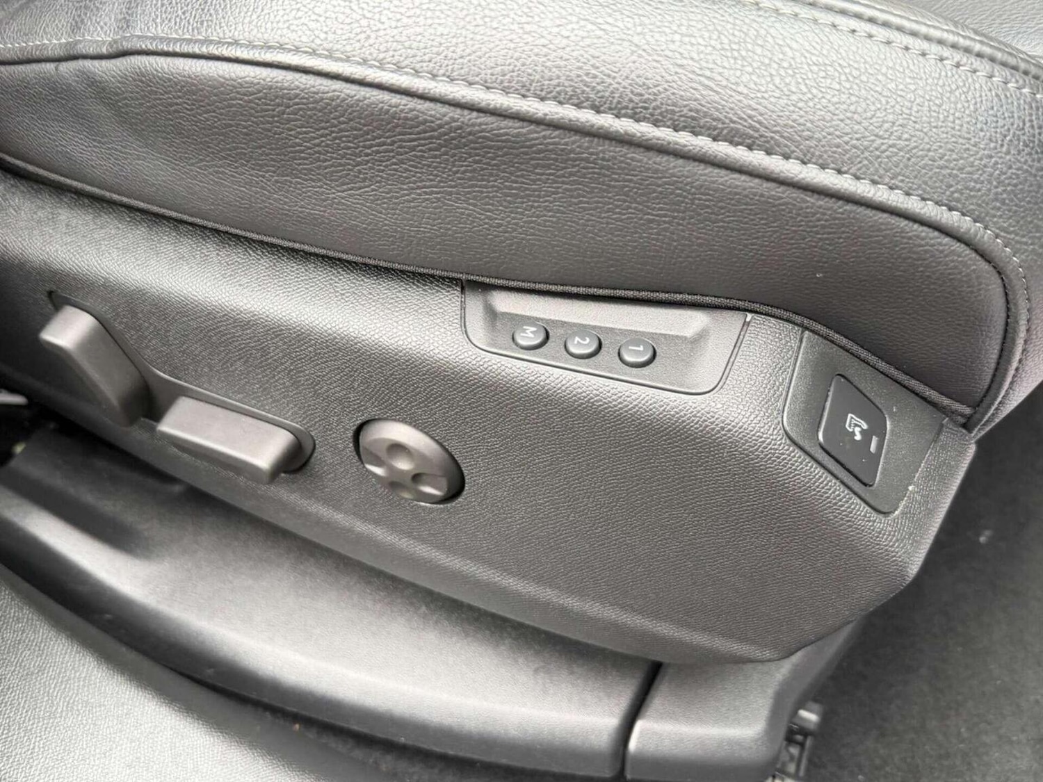 Used DS Automobiles DS 7 Crossback 2022 for sale - 77453092: Photo 15