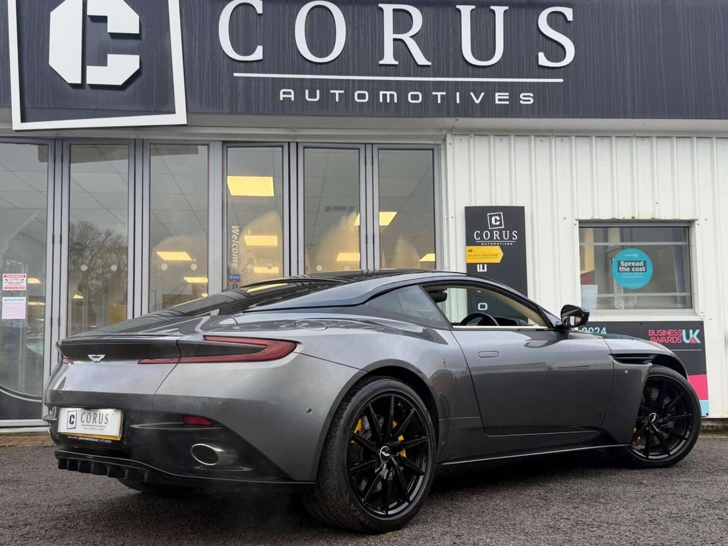 Used Aston Martin DB11 2017 for sale - 77453334: Photo 10