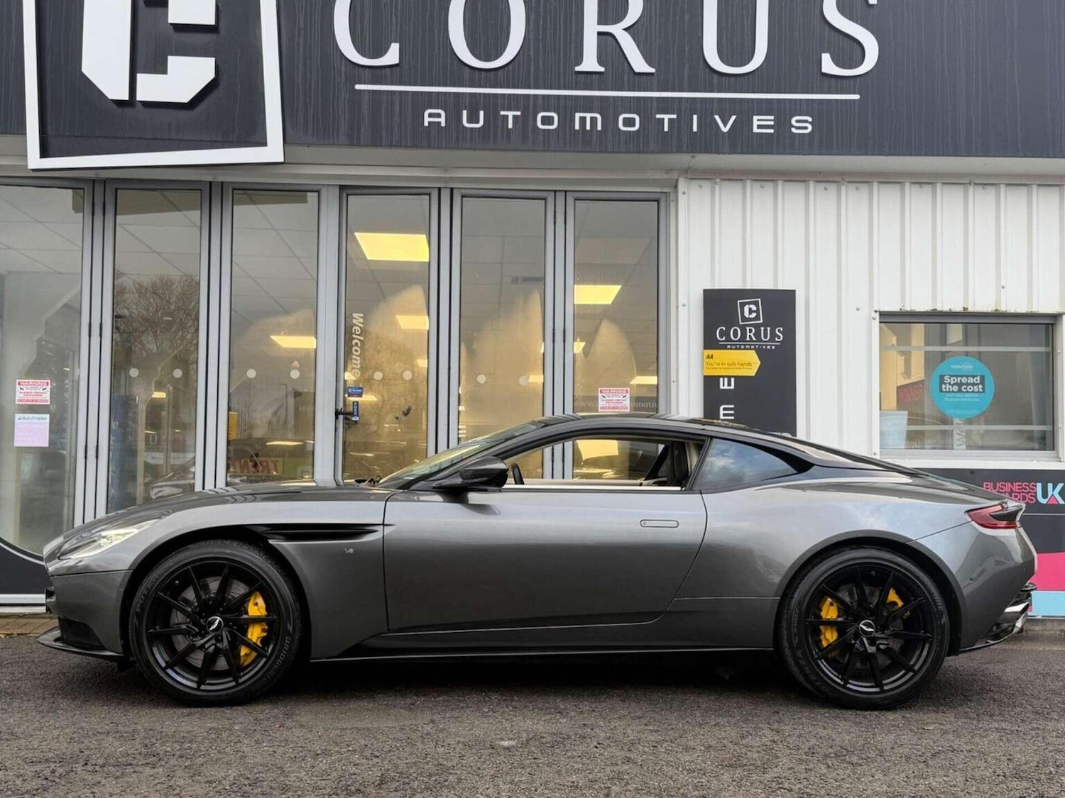 Used Aston Martin DB11 2017 for sale - 77453334: Photo 11