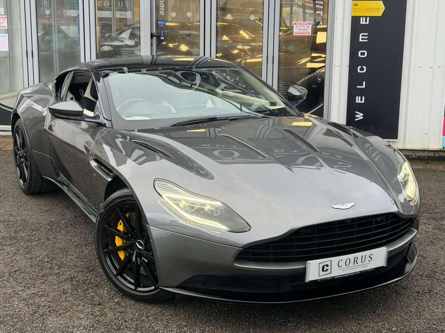 Used Aston Martin DB11 2017 for sale - 77453334: Photo 6