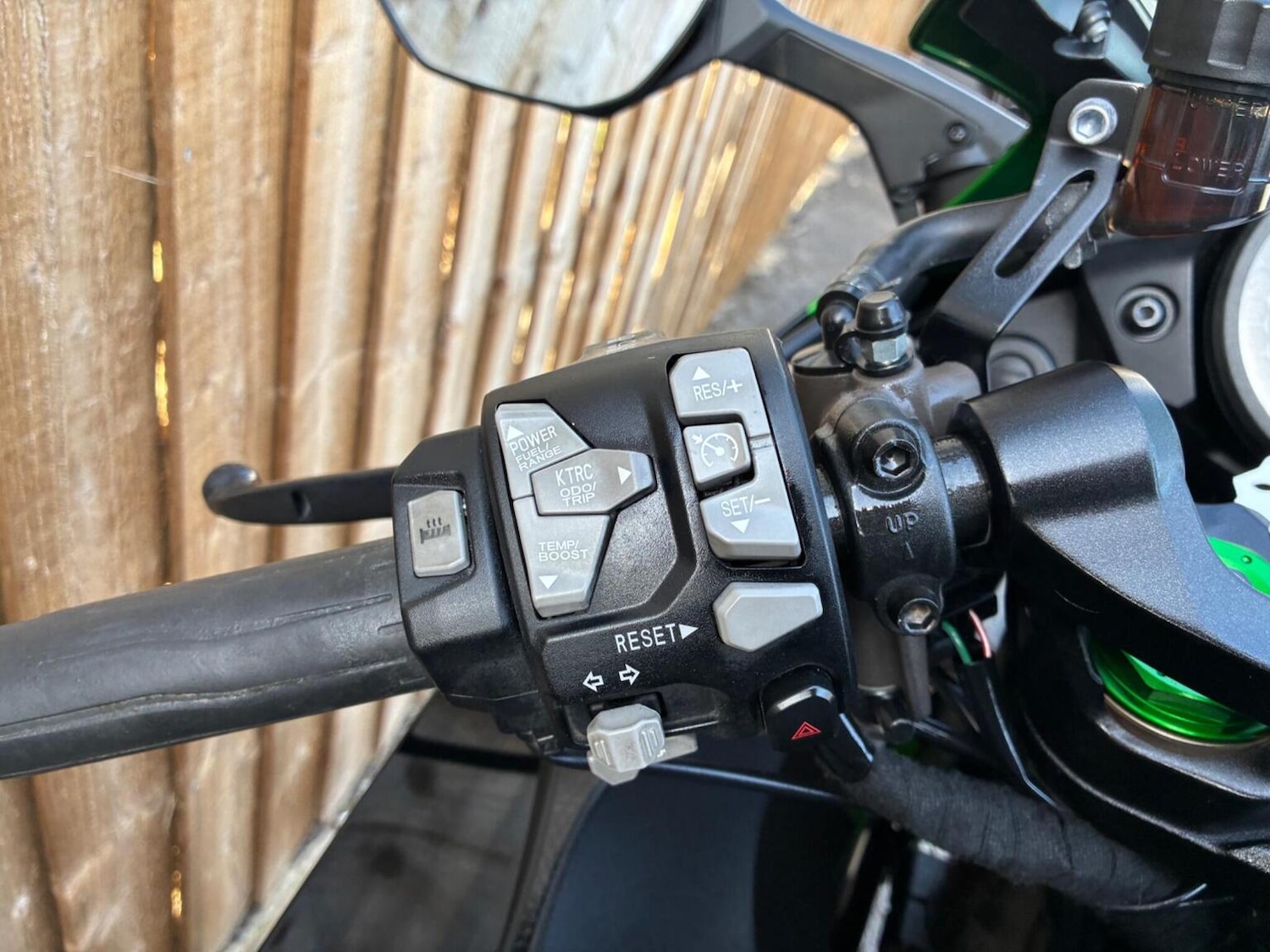 Kawasaki Ninja H2 SX