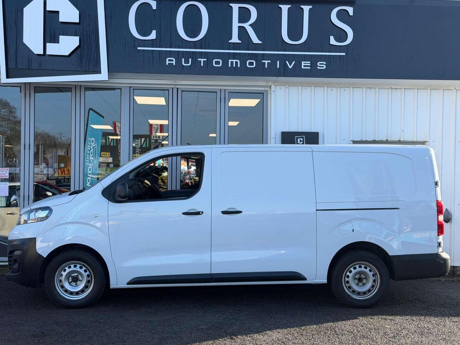 Used Vauxhall Vivaro 2023 for sale - 77453228: Photo 8