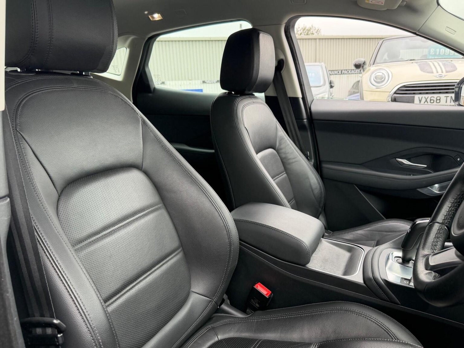 Used Jaguar E-Pace 2018 for sale - 77694216: Photo 10