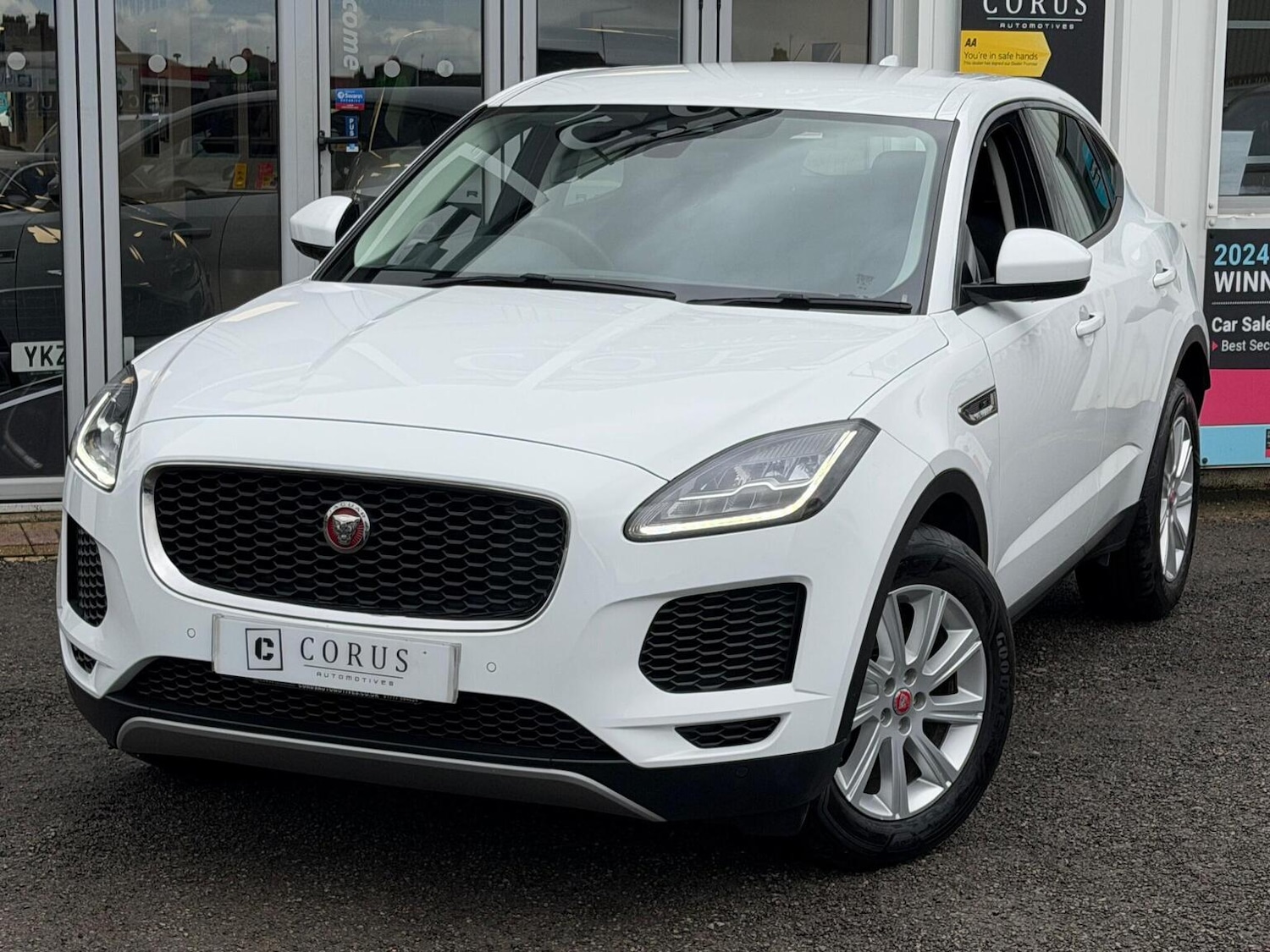 Used Jaguar E-Pace 2018 for sale - 77694216: Photo 2