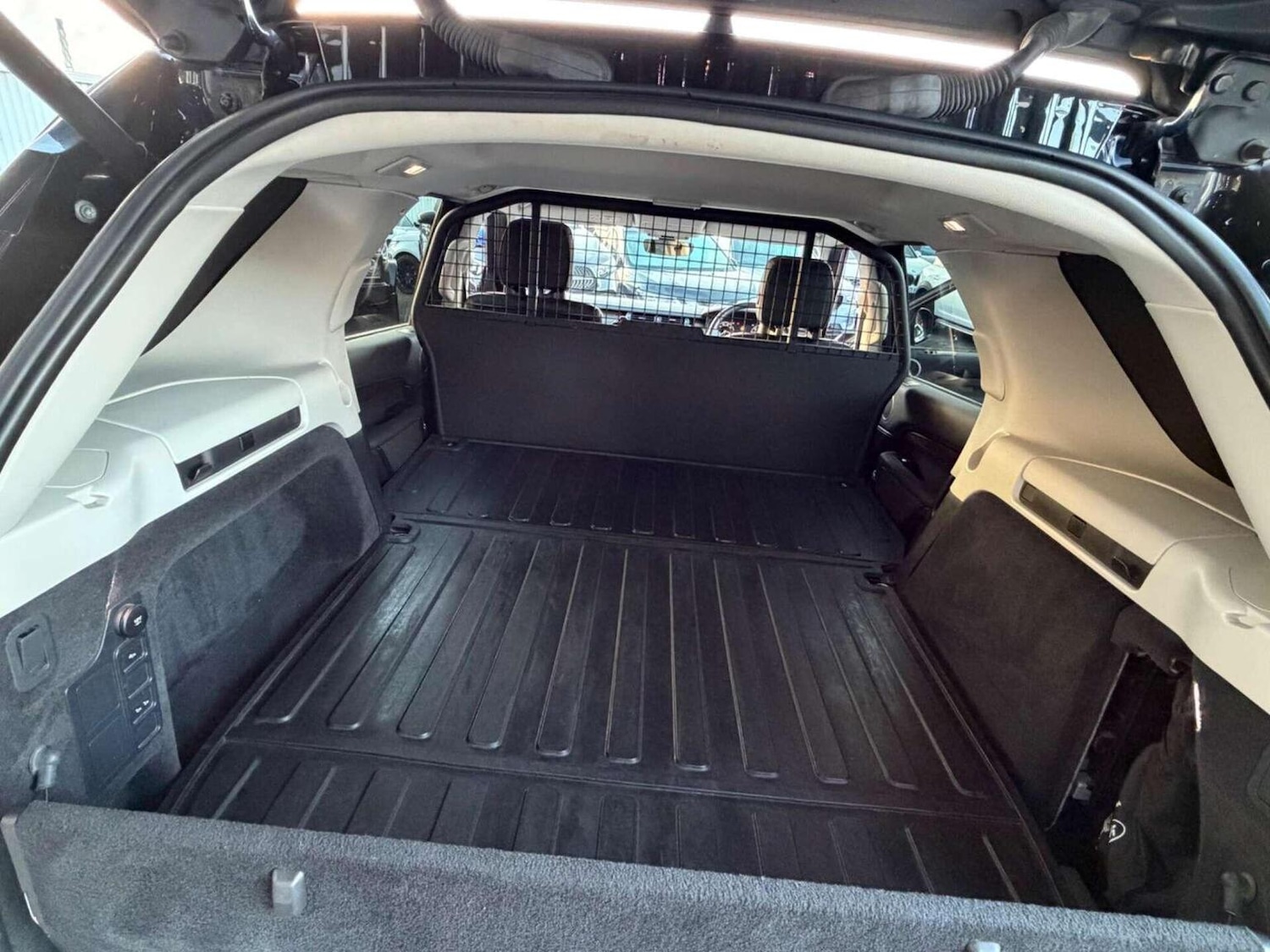 Used Land Rover Discovery 2019 for sale - 77453181: Photo 27