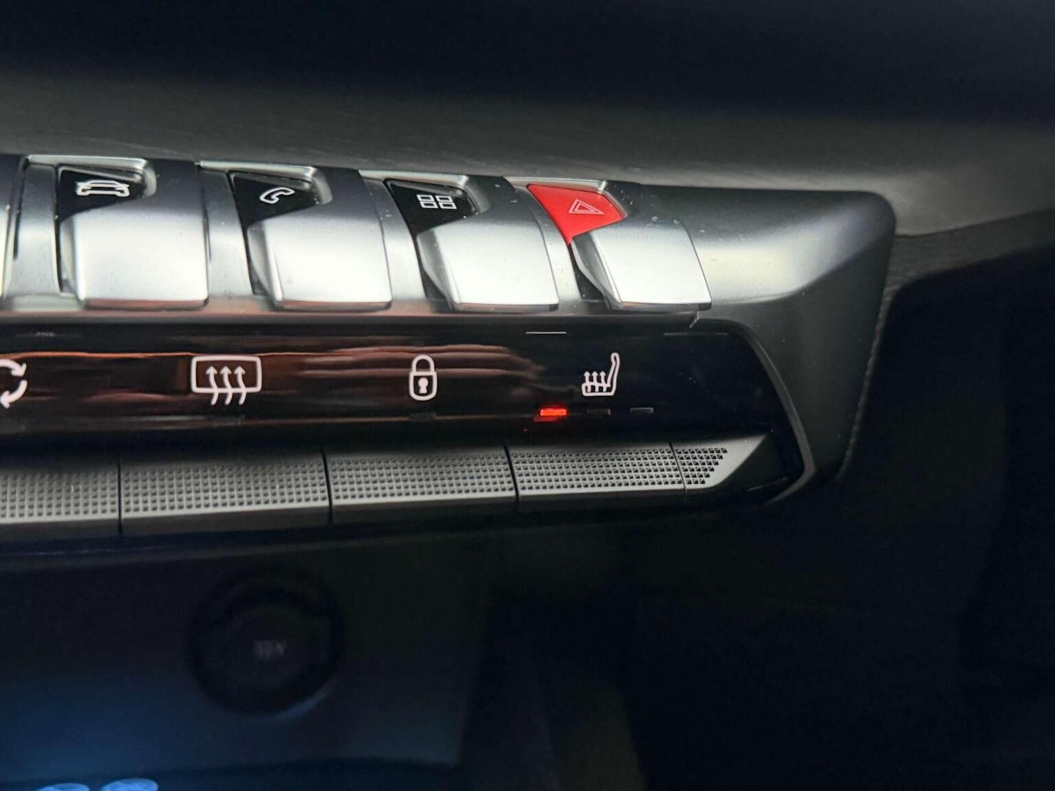 Used Peugeot 3008 2018 for sale - 77522067: Photo 14