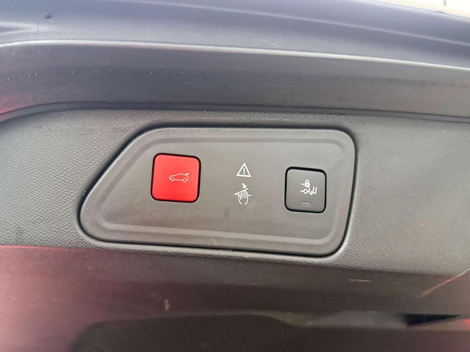 Used Peugeot 3008 2018 for sale - 77522067: Photo 6