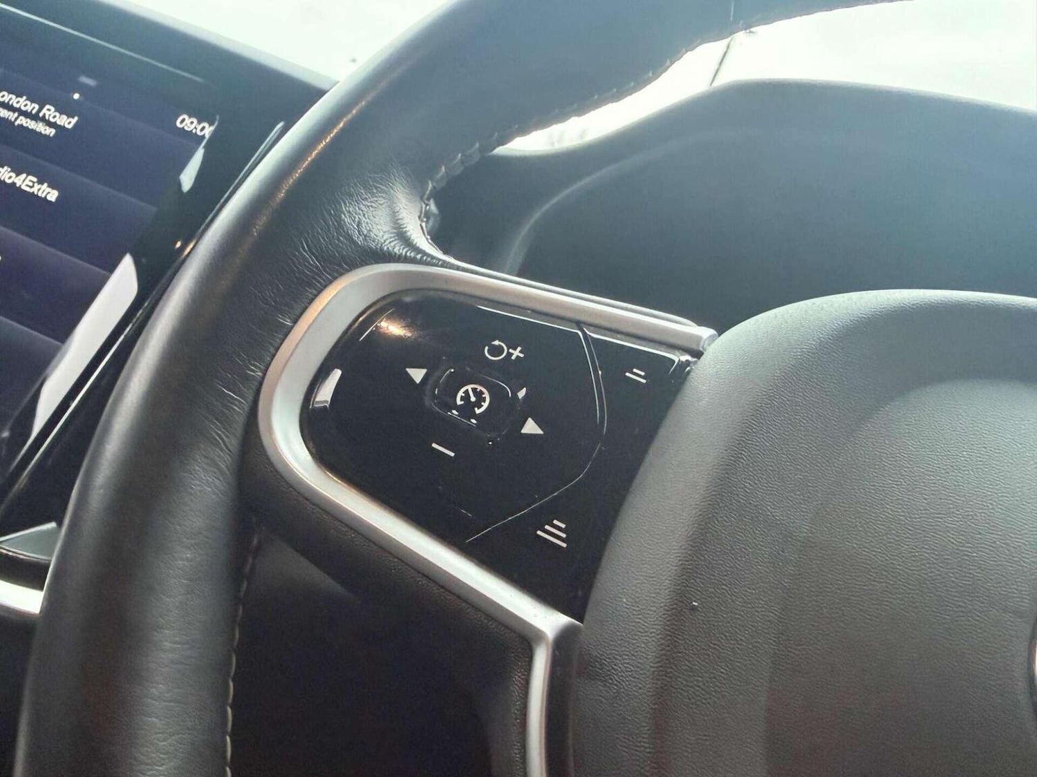 Used Volvo V60 2021 for sale - 77453247: Photo 18