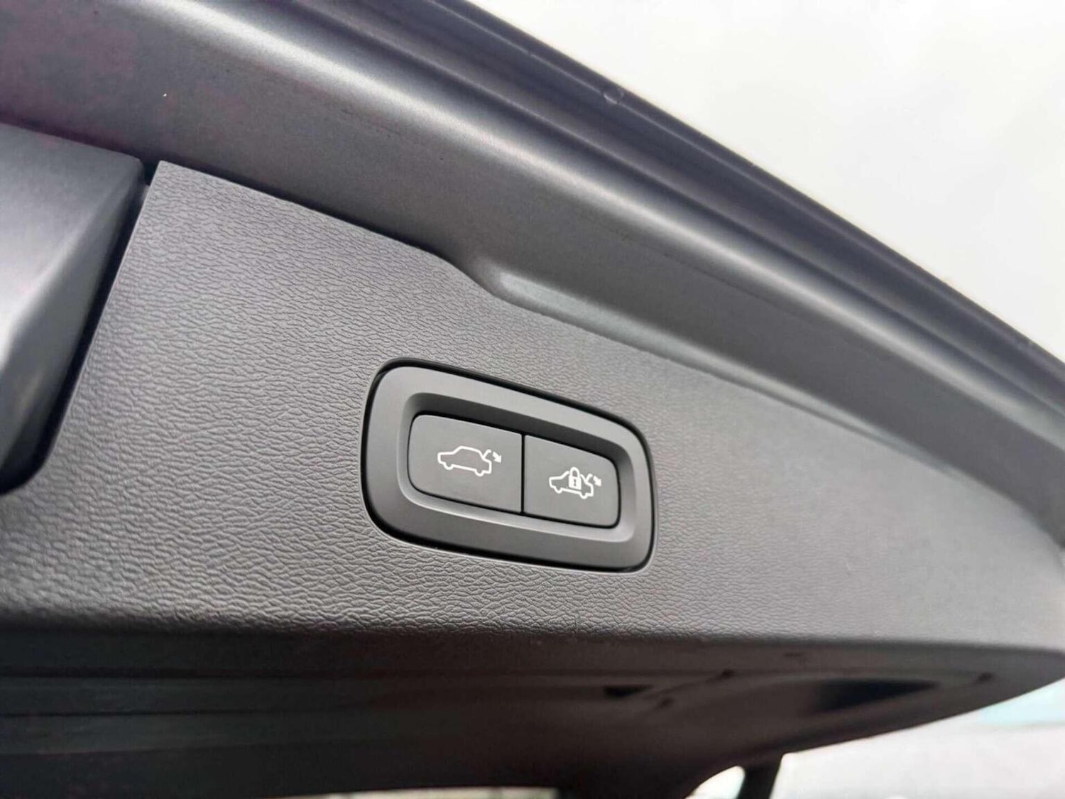 Used Volvo V60 2021 for sale - 77453247: Photo 24