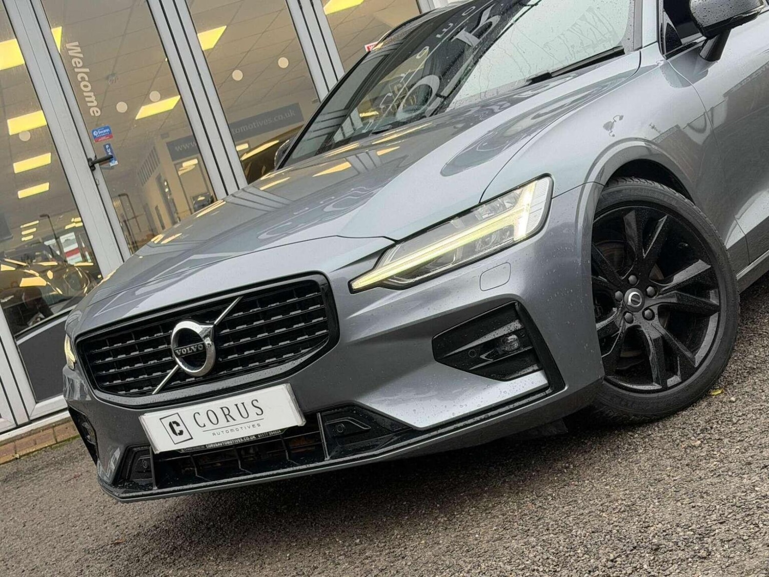 Used Volvo V60 2021 for sale - 77453247: Photo 3