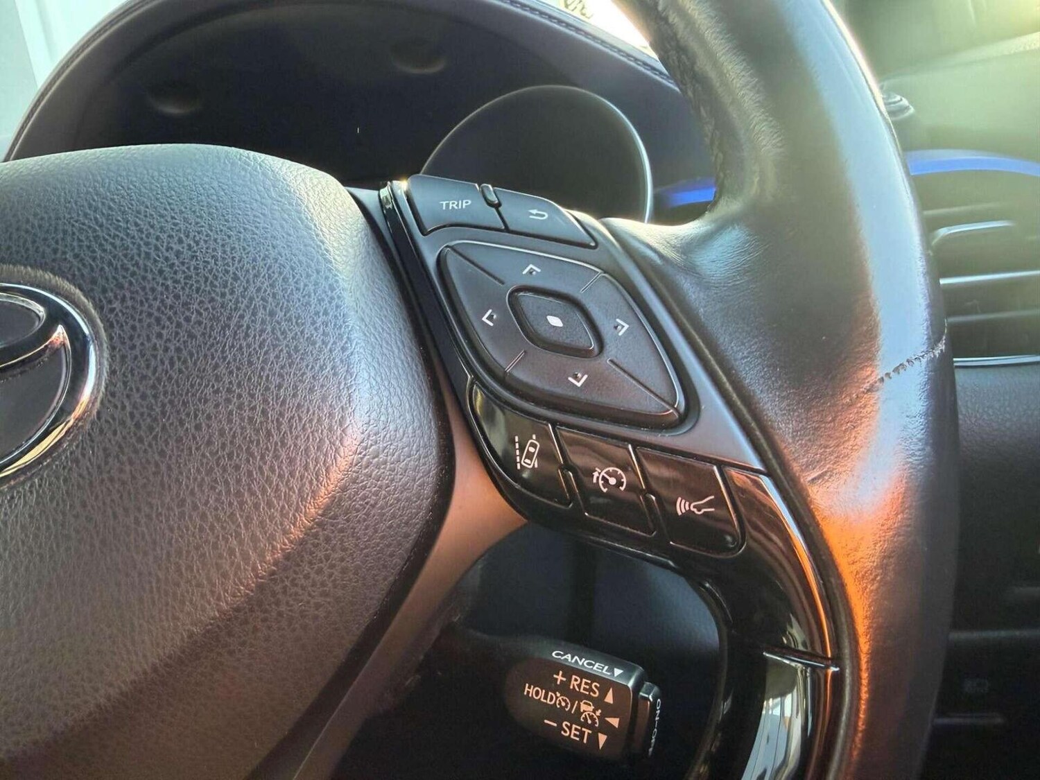 Used Toyota C-HR 2018 for sale - 77638995: Photo 15