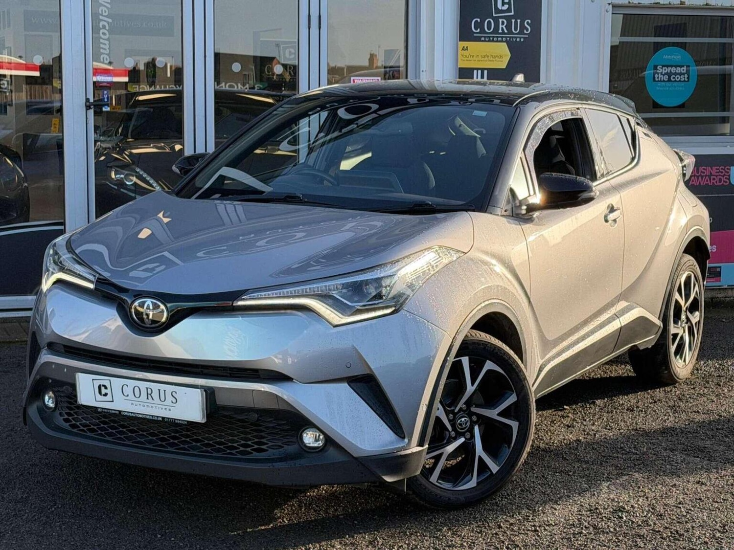 Used Toyota C-HR 2018 for sale - 77638995: Photo 2