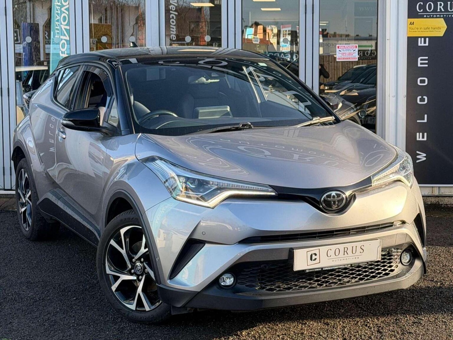 Used Toyota C-HR 2018 for sale - 77638995: Photo 4