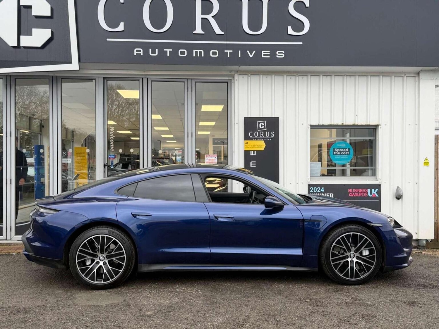 Used Porsche Taycan 2021 for sale - 77453237: Photo 11