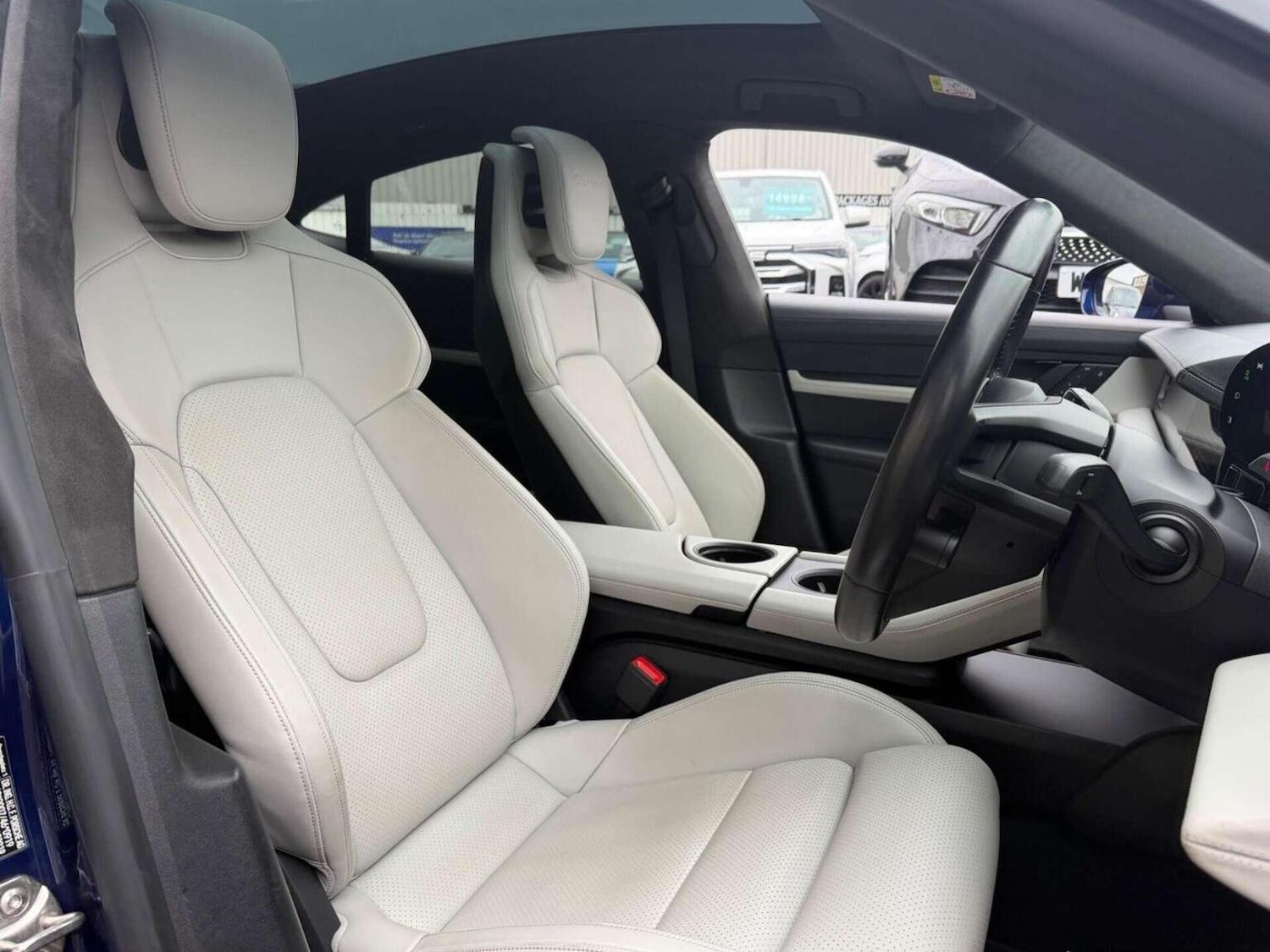 Used Porsche Taycan 2021 for sale - 77453237: Photo 16