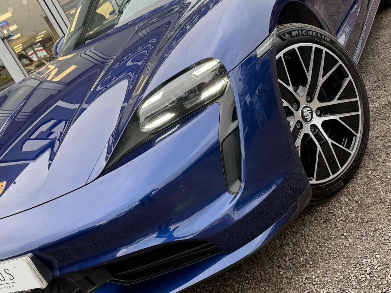 Used Porsche Taycan 2021 for sale - 77453237: Photo 4