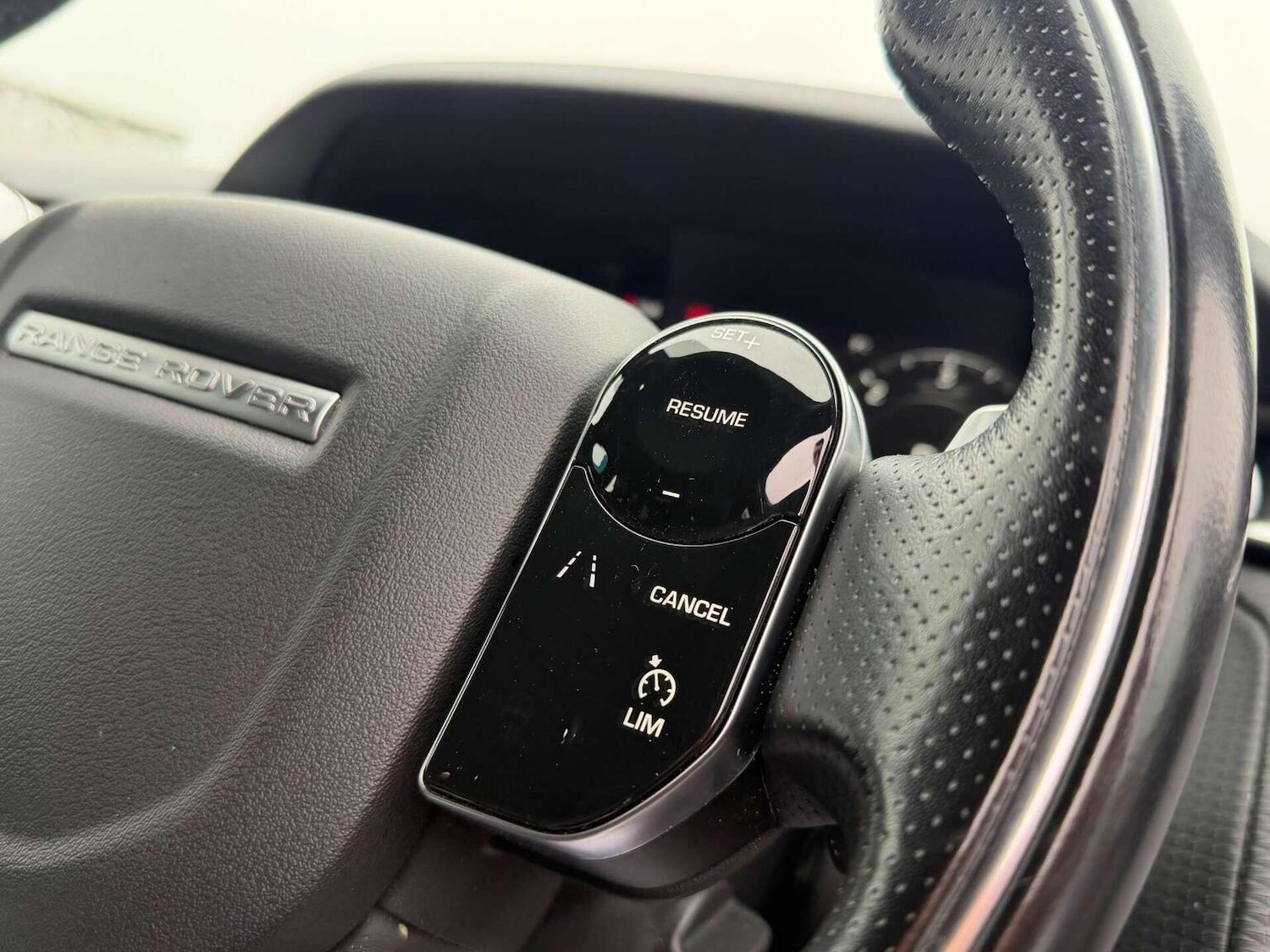 Used Land Rover Range Rover Velar 2018 for sale - 77494676: Photo 24