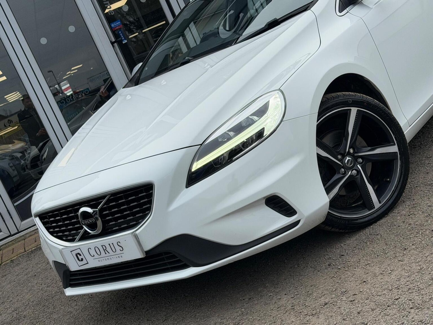 Used Volvo V40 2016 for sale - 77906620: Photo 3